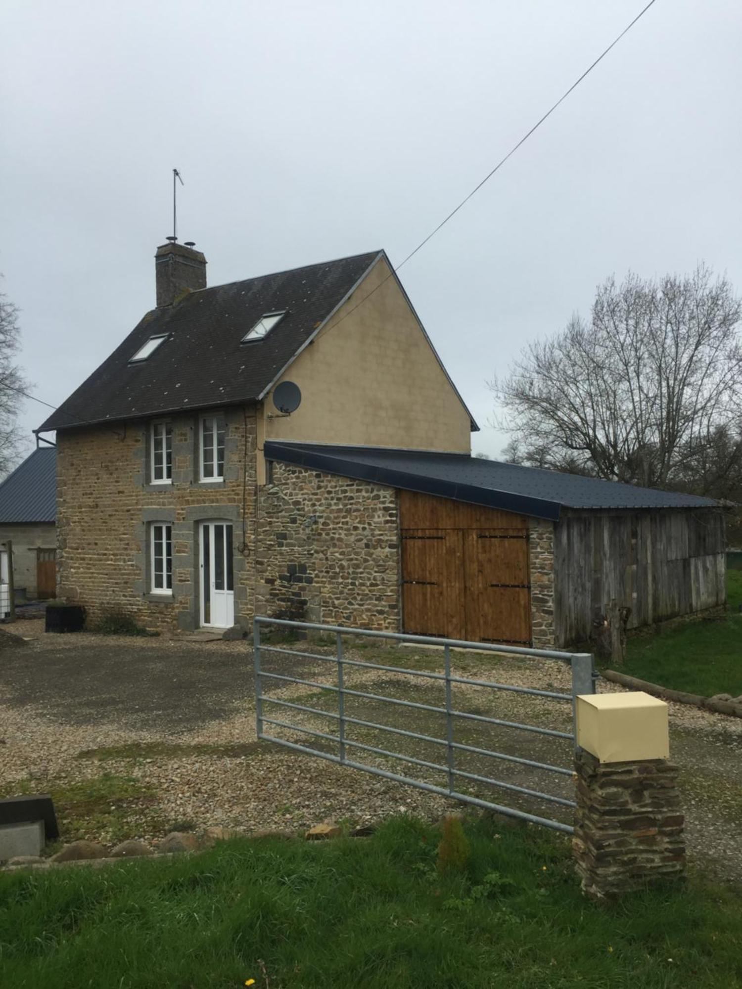 Spacious, Rustic Studio Space For 2 Persons Saint-Cyr-du-Bailleul 외부 사진